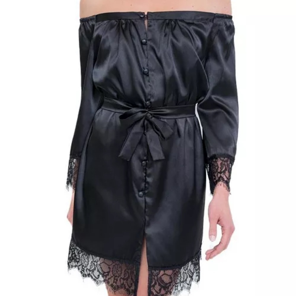 Le Laurier Bridal Black Lace Trim Satin Makeup Robe - Picture 3 of 3